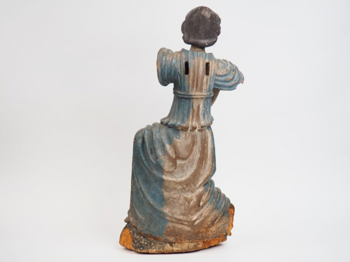 Sculpture XVIIème en bois polychrome  "Ange"  H. 75 cm  (manques et ac