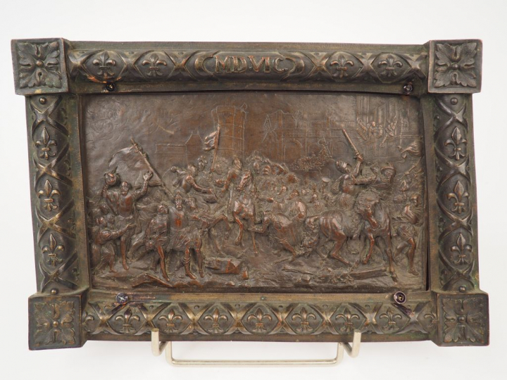 Ecole française XIXème  Plaque en métal repoussé à patine brune "L'ent