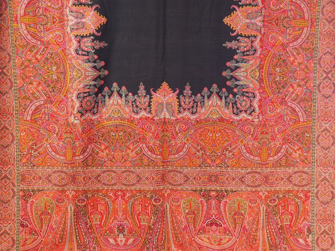 Grand châle en cachemire. Signé. 354 x 148 cm (bon état général, micro