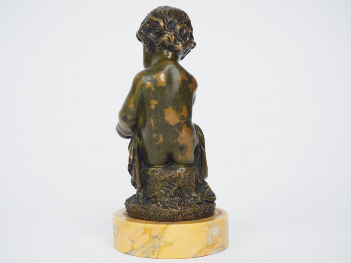 CLODION (d'après) "L'amour au nid" Sujet en bronze à patine verte. Pet