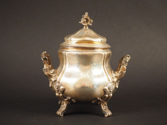 Vente aux enchères Sucrier Napoléon III de style rocaille en argent, poinçon Minerve, à d