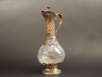 Vente aux enchères Aiguière de style rocaille en argent, poinçon Minerve et cristal, à dé