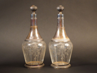 Vente aux enchères Paire de flacons de style Louis XVI en cristal et argent, poinçon Mine