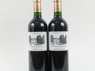Vente aux enchères 2 BOUTEILLES CHÂTEAU DASSAULT GCC ST EMILION - 2011