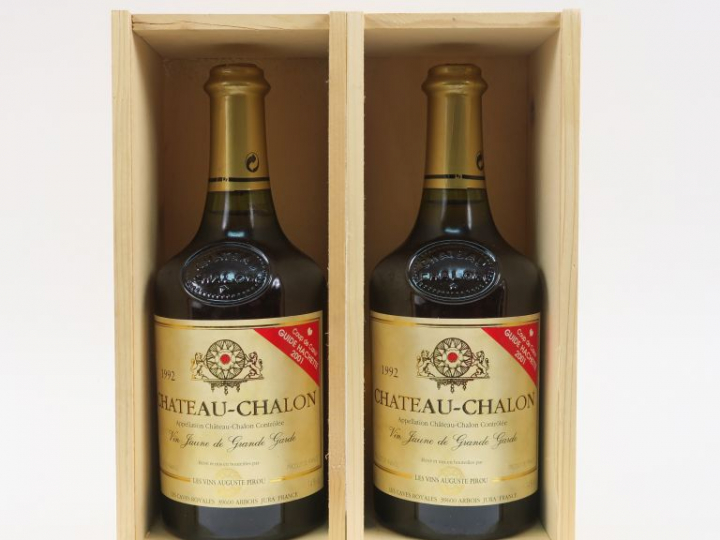 2 BOUTEILLES VIN JAUNE 'CHÂTEAU CHALON' A. PIROU - 1992 - COFFRETS