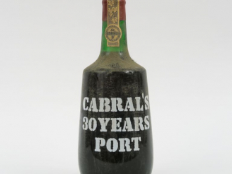 Vente aux enchères 1 BOUTEILLE PORTO CABRAL '30 ANS' - MISE : 1979