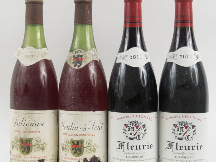 4 BOUTEILLES : 2 FLEURIE 'LES MORIERS' 2011 - 1 JULIÉNAS 1977 - 1 MOUL