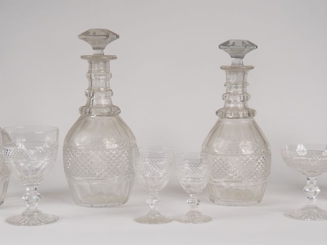 BACCARAT. Partie de service de verres XIXème à décor de croisillons, c