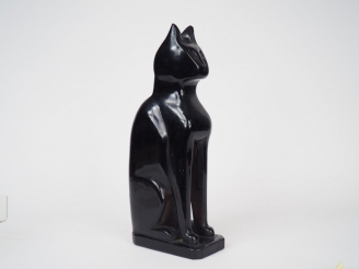 Vente aux enchères Georges SOUTIRAS. 'Chat'. Sculpture en bois noirci, signée. H. : 42,5 