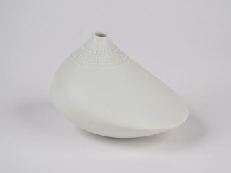 Vente aux enchères ROSENTHAL par Tapio WIRKALA. 'POLLO'. Vase en porcelaine blanche, vers