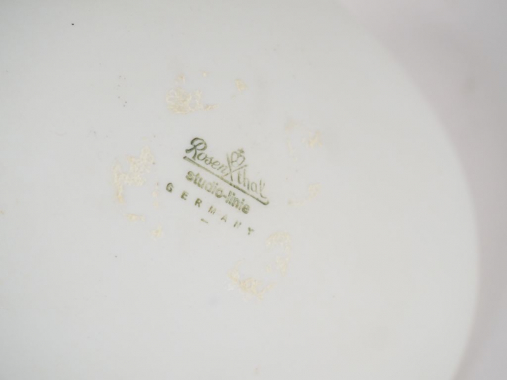 ROSENTHAL par Tapio WIRKALA. 'POLLO'. Vase en porcelaine blanche, vers