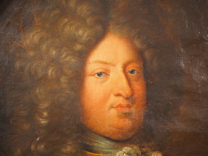 Ecole française XIXème.  'Portrait du grand dauphin en médaillon'. Hui