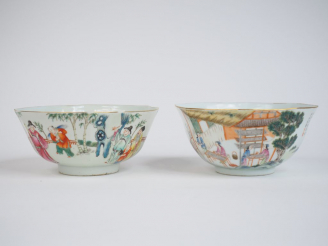 Vente aux enchères Lot de deux coupes, l'une octogonale et l'autre quadrilobée en porcela