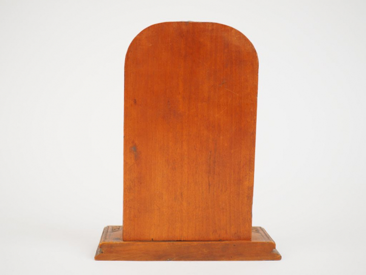Petite stèle votive indienne représentant une divinité assise en majes