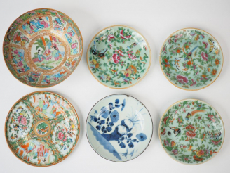 Vente aux enchères Ensemble comprenant :  - une coupe en porcelaine de Canton  Diam. 22 c