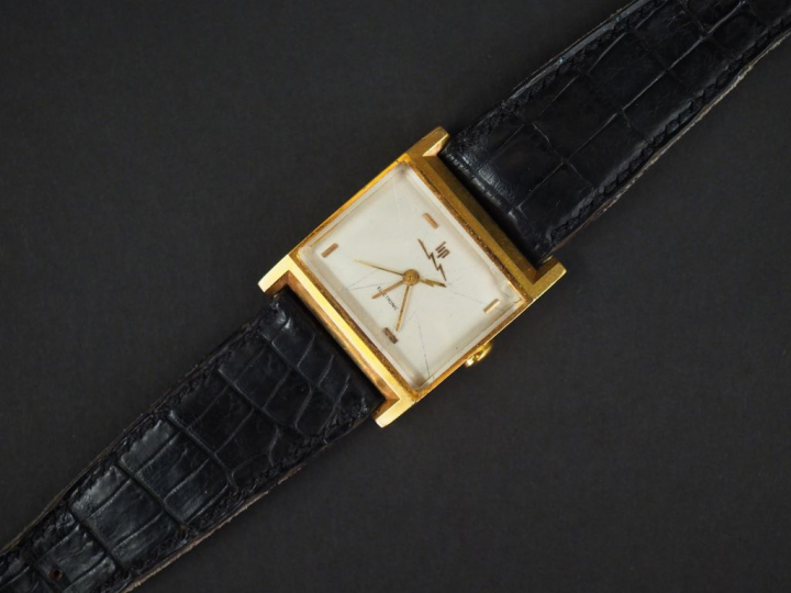 LIP Montre, modèle Midas boitier or.