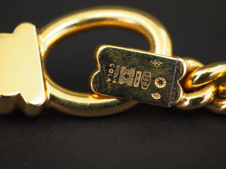 NICOLIS COLA. Collier en or jaune, maille gourmette. Signé. Long. 46 c