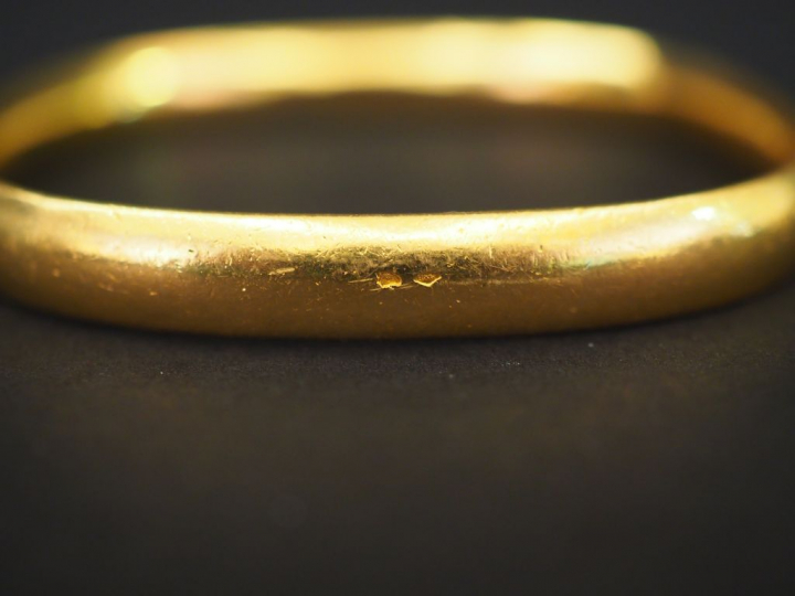 Bracelet en or jaune, de forme rectangulaire, d'après un modèle de Car