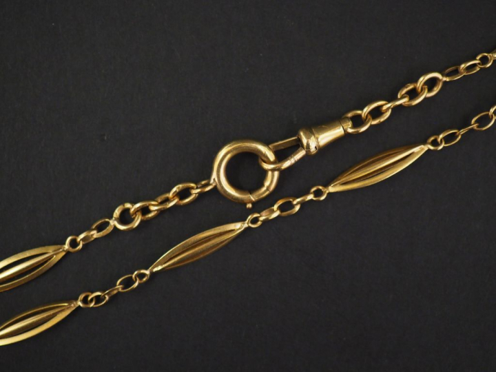 Giletière en or jaune.  Long. 42 cm Poids. 15,74 g