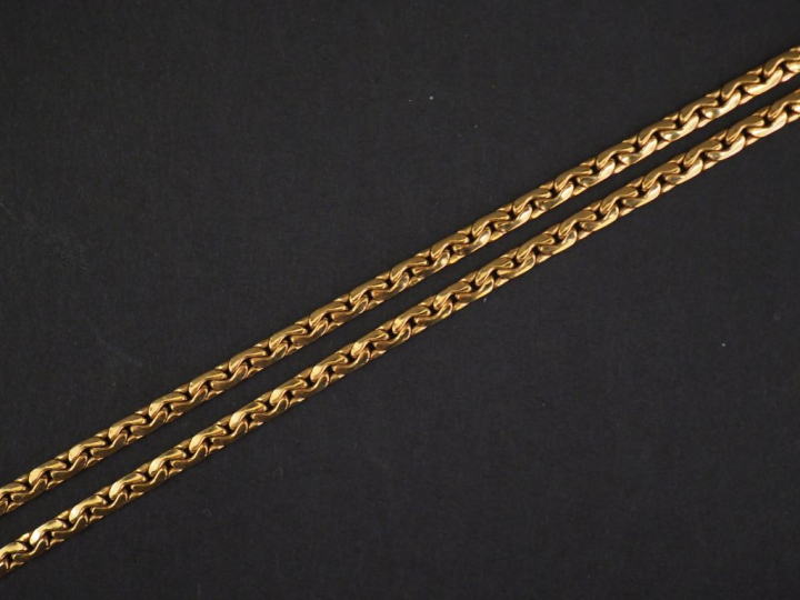 Chaine en or jaune, maille haricot. Long. 57 cm Poids. 17,32 g