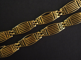 Vente aux enchères Bracelet en or jaune, maillons ajourés. Long. 19 cm Poids. 22 g  (acci