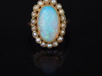 Vente aux enchères Bague marguerite Napoléon III en or jaune, sertie en son centre d'une 