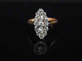 Vente aux enchères Bague Napoléon III de forme marquise en or jaune, sertie de diamants t