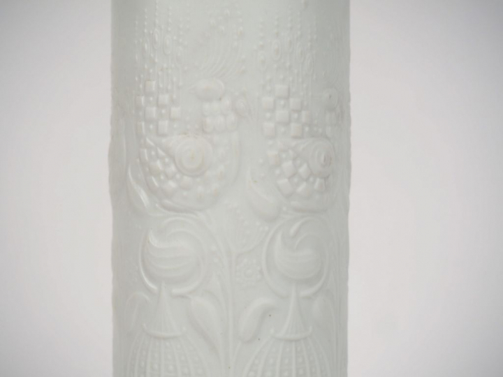 ROSENTHAL. STUDIO-LINIE Trois différents vases en biscuit ou porcelain