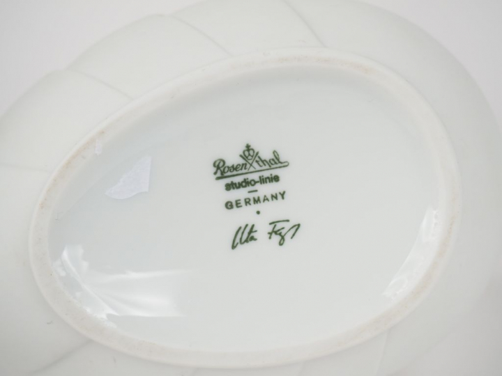 ROSENTHAL. STUDIO-LINIE Trois différents vases en biscuit ou porcelain