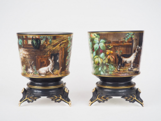 Vente aux enchères Paire de cache-pots Napoléon III en porcelaine polychrome à décor d'an