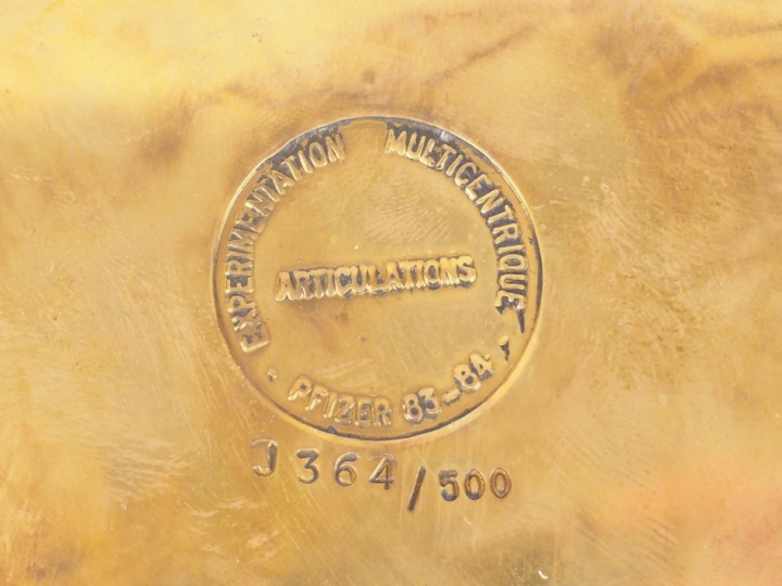 Igor MITORAJ "Articulations" Médaille en bronze. Signée et numérotée 3