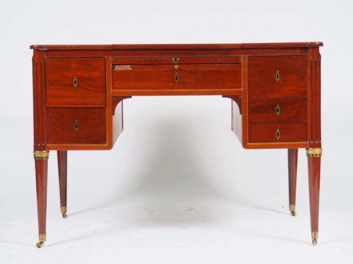 MOREAU (attribuée à) Coiffeuse d'homme Louis XVI en acajou et placage 