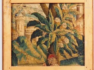 Fragment de tapisserie d'Aubusson XVIIème  "Le buveur" 222 x 89,5 cm (