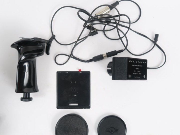 HASSELBLAD 500EL/M n°RD 1318565 et magasin n°US 174165. Objectif PLANA