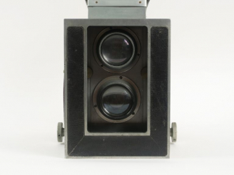 Vente aux enchères ETS BALMELLE PARIS appareil 9X12 équipé d'un objectif SAPHIR BOYER.