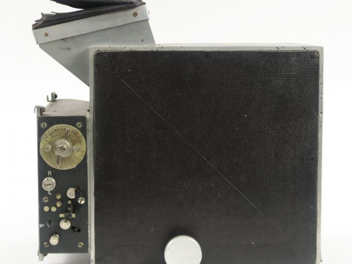 ETS BALMELLE PARIS appareil 9X12 équipé d'un objectif SAPHIR BOYER.