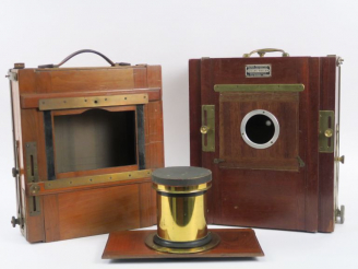 Vente aux enchères Lot de deux chambres photographiques (dont une Gilles Faller) avec un 