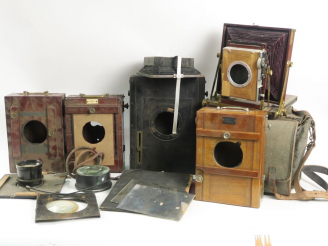 Vente aux enchères Lot important de chambres (mauvais état) avec lot important de chassis