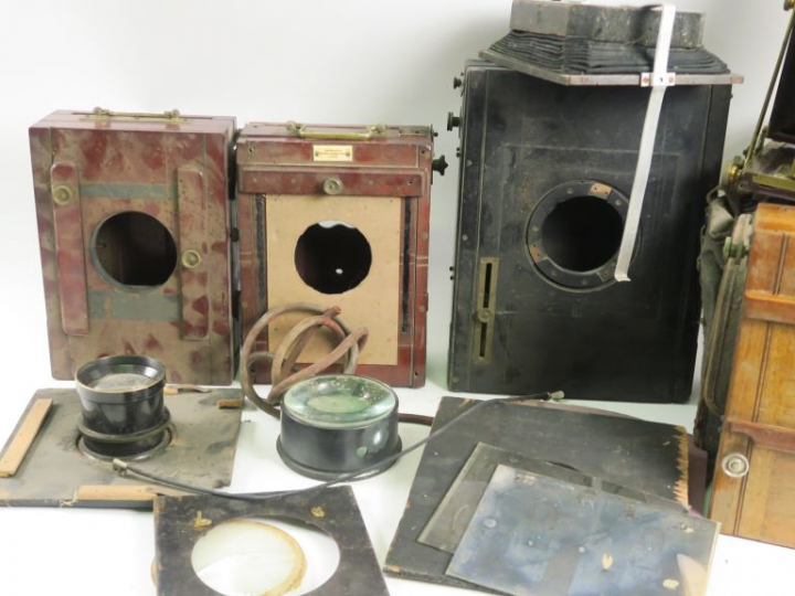 Lot important de chambres (mauvais état) avec lot important de chassis