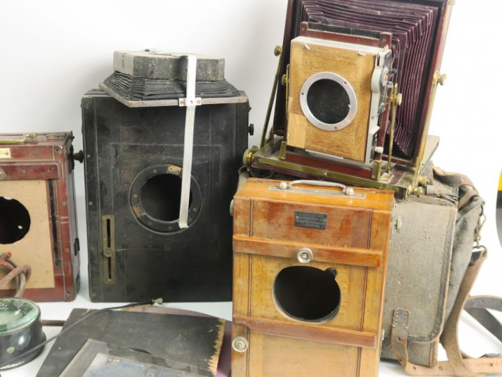 Lot important de chambres (mauvais état) avec lot important de chassis