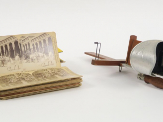 Vente aux enchères UNDERWOOD   UNDERWOOD. Visionneuse stéréoscope en bois avec lot de vue