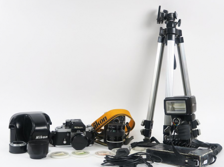 NIKON F2 n°7850656 avec deux objectifs : Objectif NIKKOR 1 : 1.4 50 mm