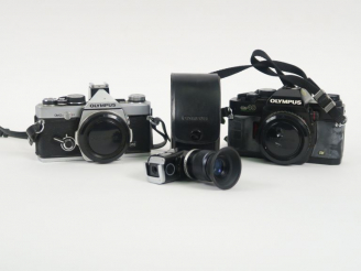 Vente aux enchères Lot de deux appareils photographiques OLYMPUS : OLYMPUS OM40 Program O