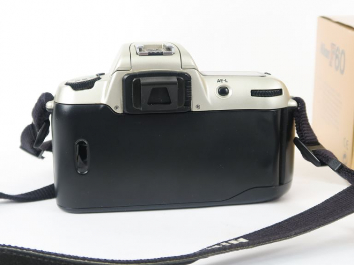 NIKON F60 n° 2860805 avec objectif NIKON AF NIKKOR 28-80 mm 1 :3.3 – 5