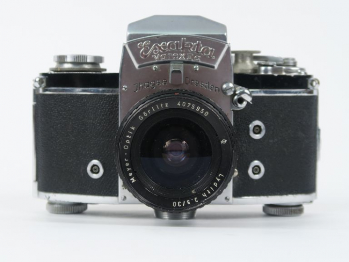 EXAKTA VAREX II a n°899888 avec objectif GÖRlITZ  3.5/30 n°4075950 et 