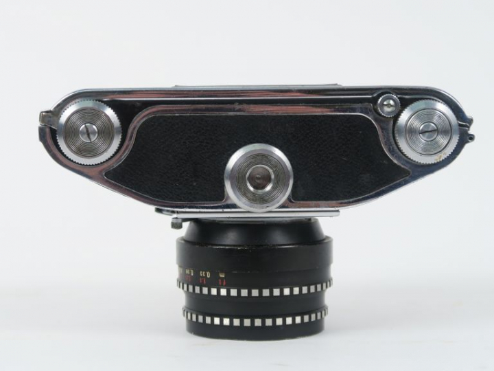 EXAKTA VAREX II a n°899888 avec objectif GÖRlITZ  3.5/30 n°4075950 et 