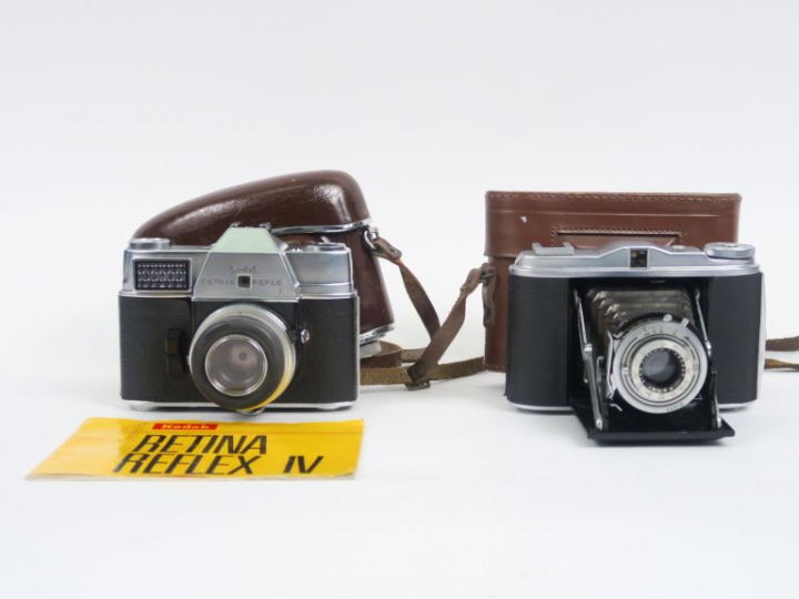 Lot de deux appareils photographiques : AGFA ISOLETTE 1 : 4.5 f=85 mm 