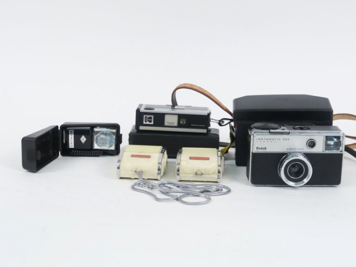 Lot comprenant : KODAK INSTAMATIC 333 avec housse KODAK MINI-INSTAMATI