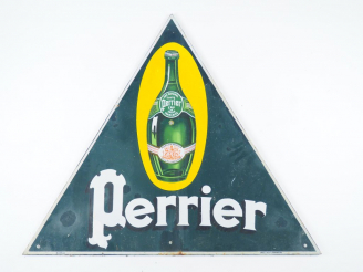 Vente aux enchères PERRIER. Grande plaque émaillée, signée emaillerie alsacienne. Dim. : 