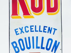 LE BOUILLON KUB. Grande plaque émaillée. Dim. : 182 x 55.5 cm.